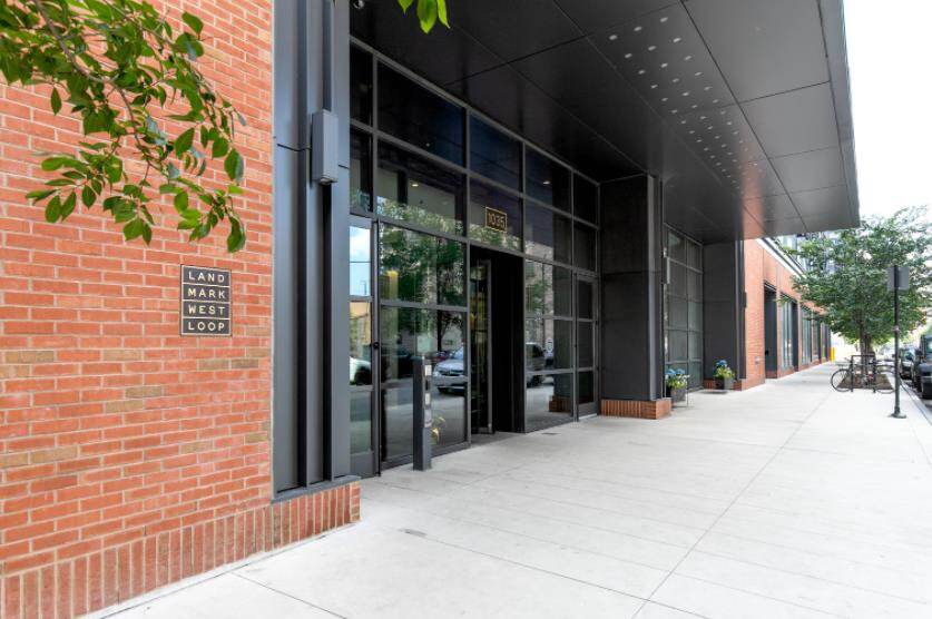 Landmark West Loop(BG)