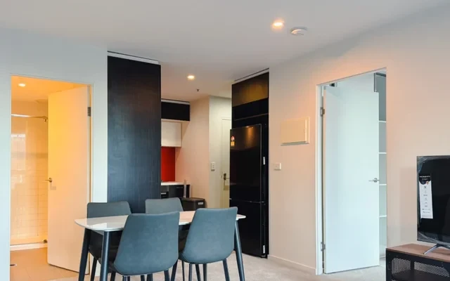 8 Sutherland St. 4