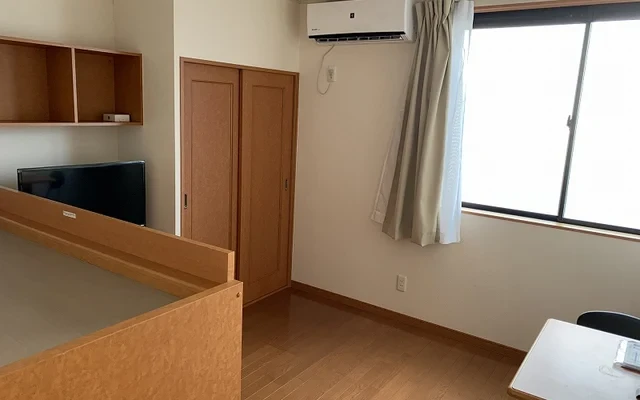 レオパレスアリビオ – Studentenunterkunft in Tatsuno Stadt – 108号房间(带独立厨房)