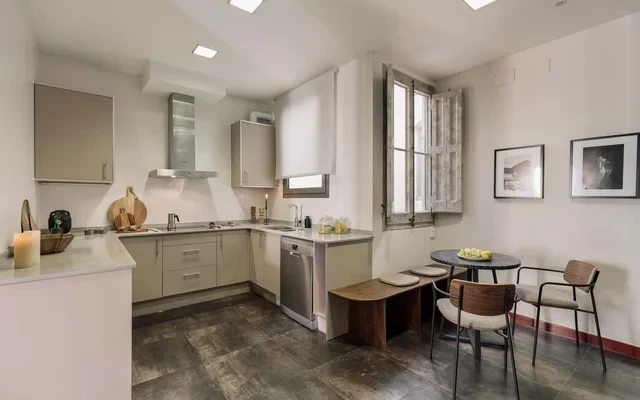 Cotoca - 3 bedrooms and balcony in Eixample Dreta 4