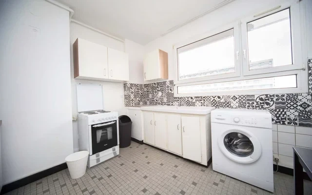 Large bright room 20m² 1