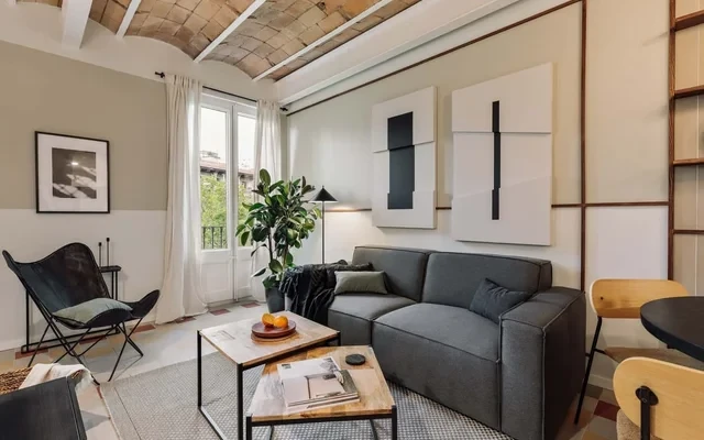 Andy - 2 bedrooms and office and balcony in Eixample Dreta 0
