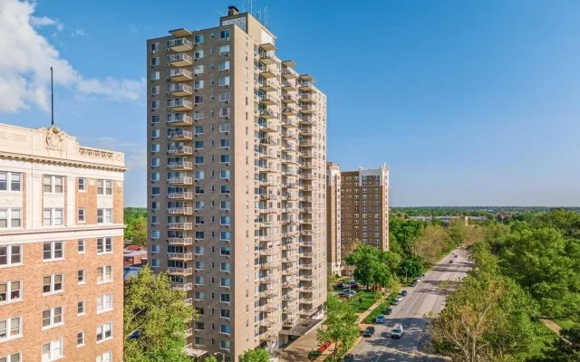 Dorchester - St. Louis Apartments 4