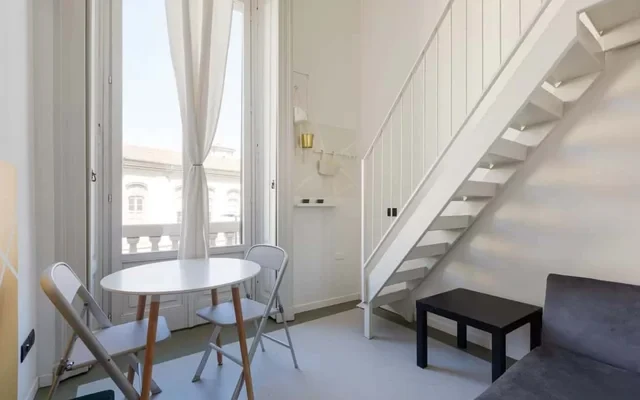 Milano-Corso Magenta Cosy APT 205! 1