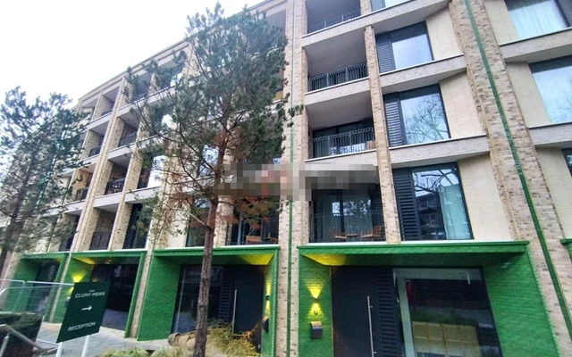 One Cluny Mews 4 0