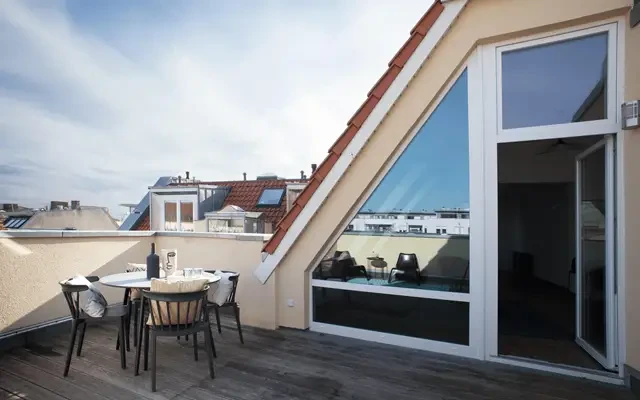 Fancy double bedroom in a 4-bedroom apartment in Charlottenburg  3