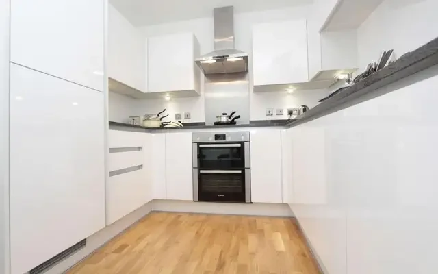 apartment near Centenary Heights,Larkwood Avenue 1