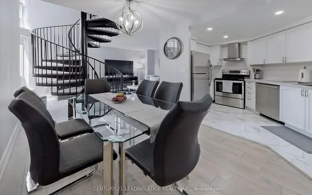 28 pemberton Ave - ノース・ヨークの学生向け宿泊施設 - 1+1 bed 2 bath