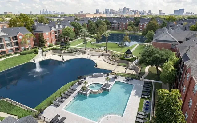 Camden Vanderbilt Apartments 0