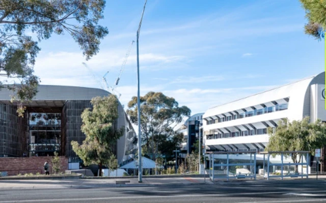 77 Elgar Road 1