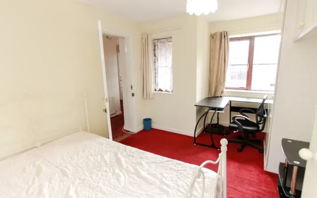 Shared Place·2B1B·Flat 2, Frank Judd Court, Kent Street 2