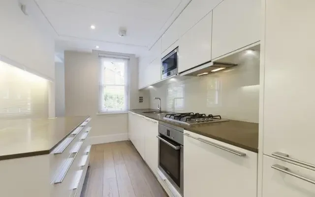 Cavalry Square, Turks Row, Chelsea, London, SW3 4RB 2