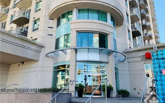 Entire Place·2B2B···234 RIDEAU Street 0