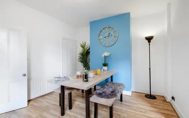 Gibbon Road, Kingston Upon Thames, KT2 6AA 2