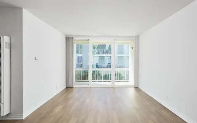 2641 Centinela Ave 1
