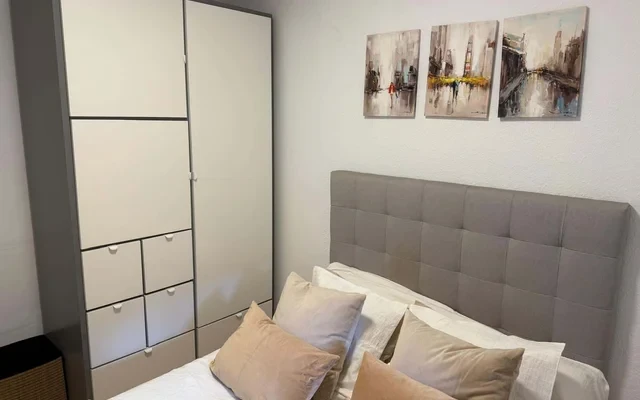 Calle Segismundo Moret Malaga 29011 Spain 1