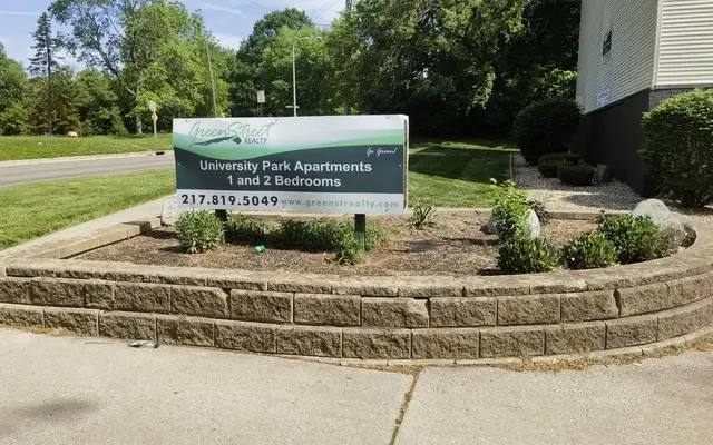 904 N. Broadway Ave Urbana IL 1