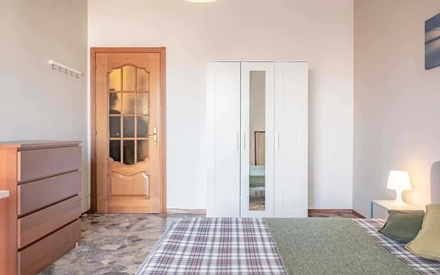 VIA MELI 18 <br> SHARED ROOM D1 - Bed A 4