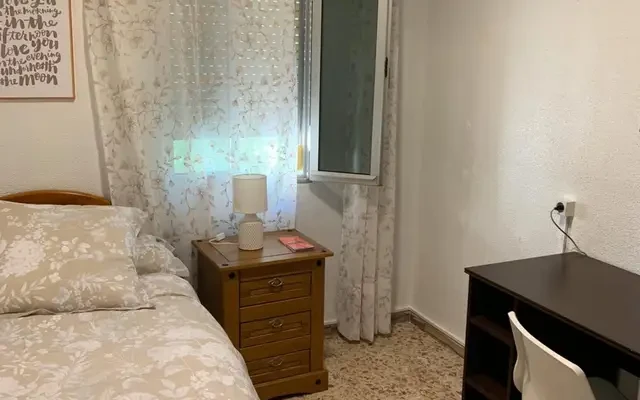 Neat 2-bedroom apartment in Tiro de Linea 1