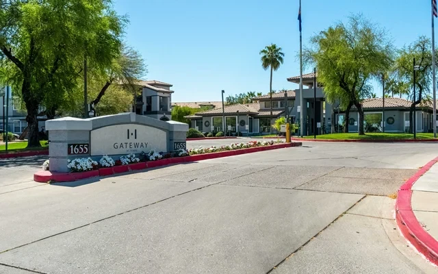 Gateway at Tempe 0