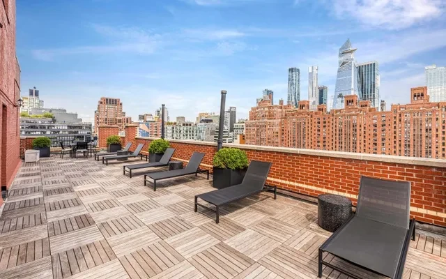 433 West 21st Street 2