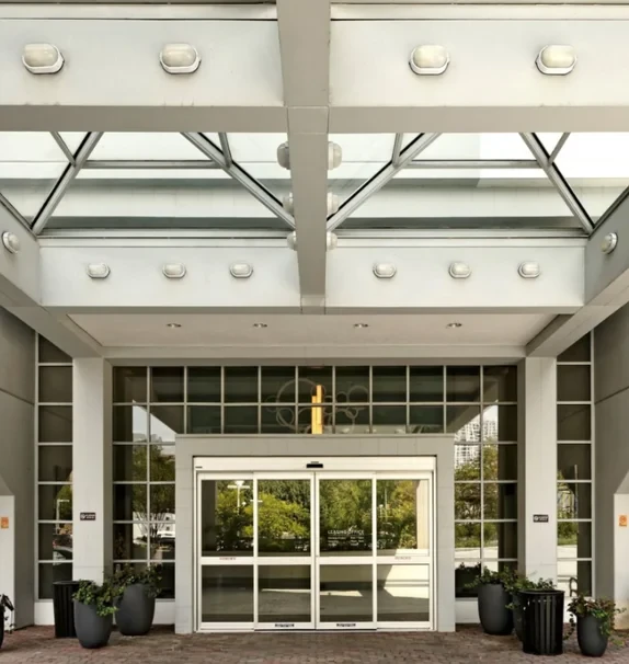 Lenox Club Apartments
