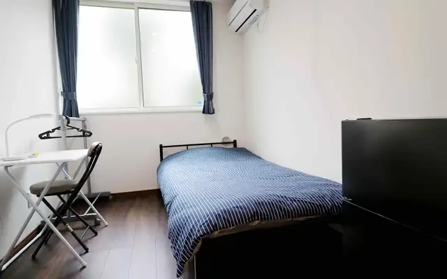 L127 Tokyoβ Shin-Okubo 1