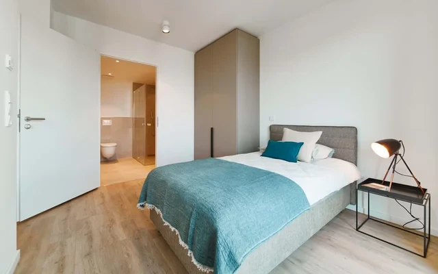 Suite M 1