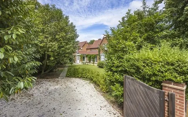 Kidbrooke Grove, London, SE3 0LJ 4