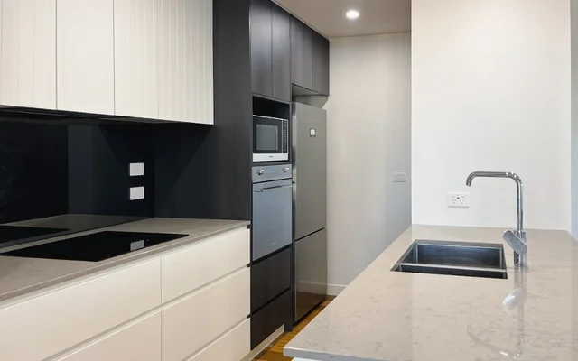 45 Ainslie Ave 2