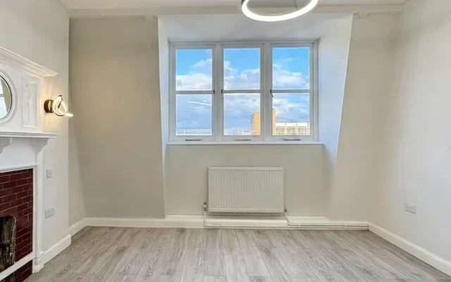 LH-Tottenham Court Road 2