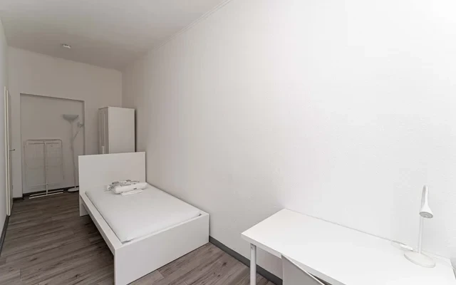 IMMANUELKIRCHSTR. 17 -  VH 4. OG rechts (Gigacube) - 1609 0