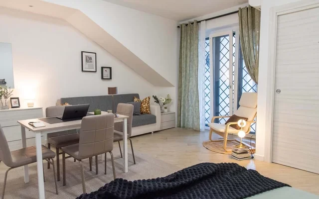 STUDIO APARTMENT (up to 4 same price) with LIVING AREA, PATIO and PRIVATE GARDEN, 15 min to ROME-DOWNTOWN #R2 0