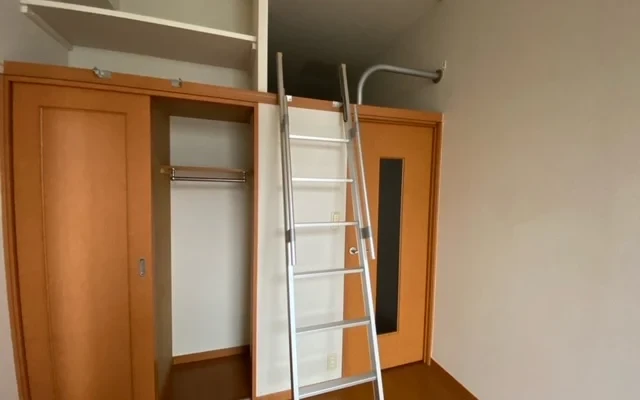 レオパレスルミエール 1