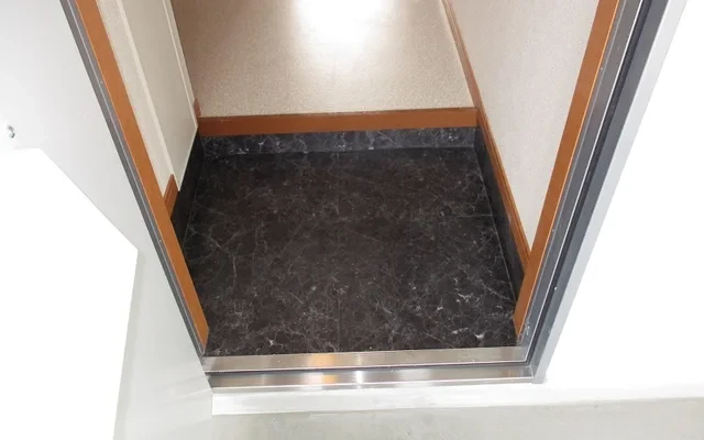レオパレスフロリード - 岩見沢市の学生向け宿泊施設 - 201号房间(带独立厨房)