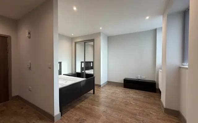 Week Street 29642# 4