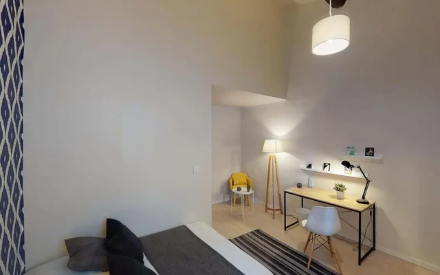 Chambre dans le 33 cours Gambetta 2