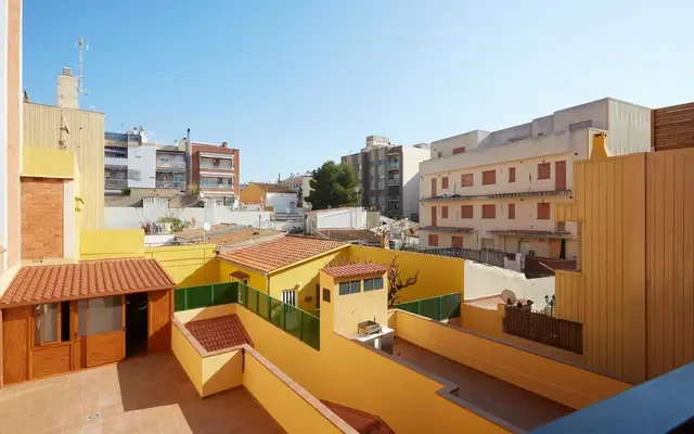 studio near Carrer Independencia 0