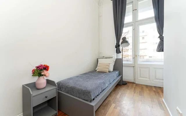 Kantstrasse 33 2