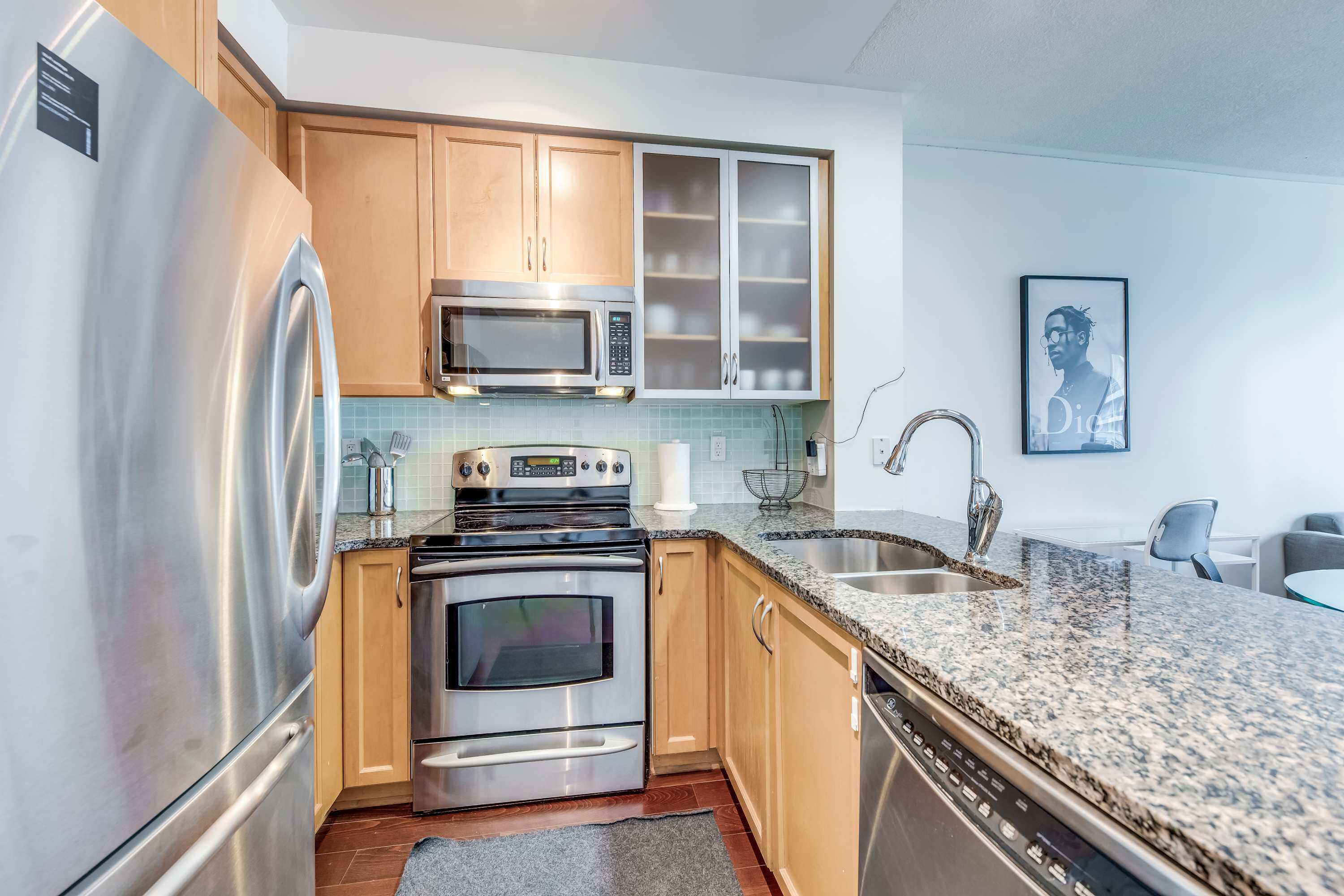 18 yorkville ave 3