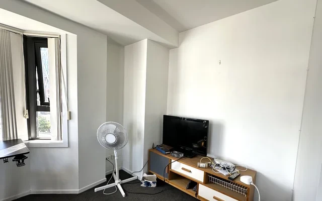 2 Eden Crescent 1