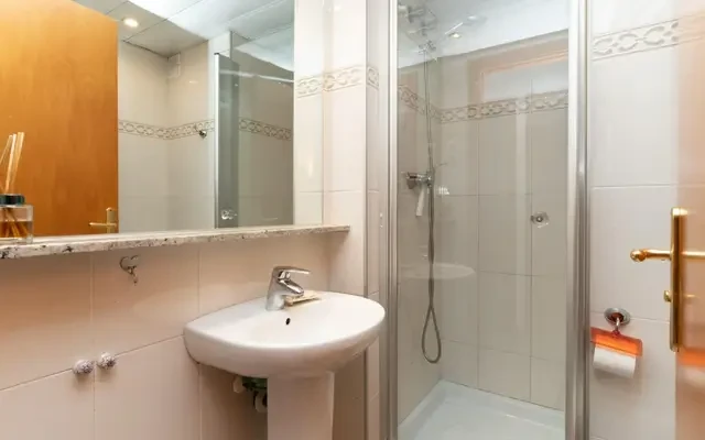 house near Carrer Margarida Xirgu 3