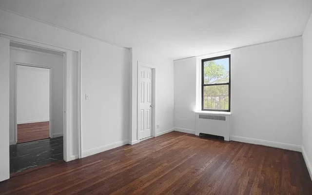 30 Greenwich Avenue 3