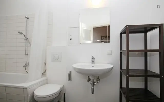 Bright single bedroom in Neukölln 2
