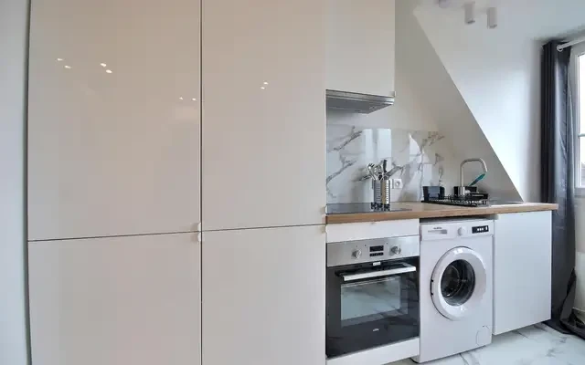 studio near Boulevard des Sablons 2