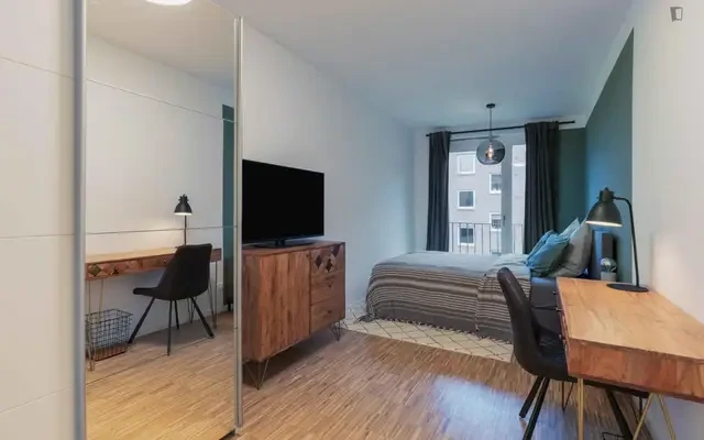Single bedroom in a 4 bedroom apartment in Hamburg - chỗ ở sinh viên tại Hamburg
