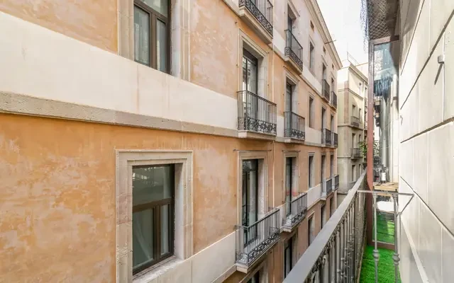 Lovely 1-bedroom apartment near the popular Plaça Reial 1