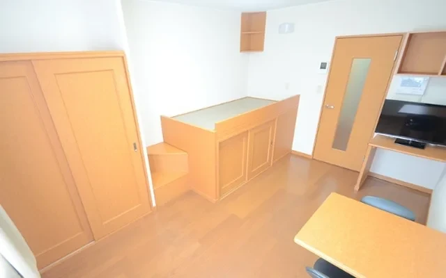 レオパレスアズール 4
