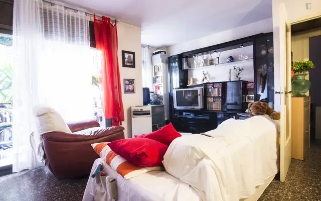 Cosy twin bedroom near the Instituto de Educación Continua Universitat Pompeu Fabra 4