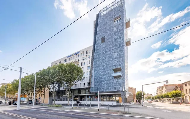 Clermont-Ferrand - République 0